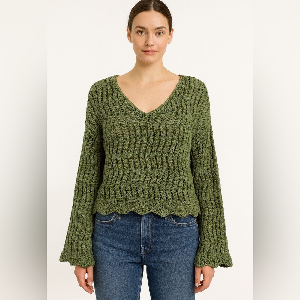 AMERICAN EAGLE V Neck Crochet Pullover Sweater Green M Medium Crop Bell Sleeve